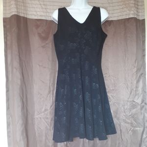 Sleeveless Vneck Black Rose Dress size XL
